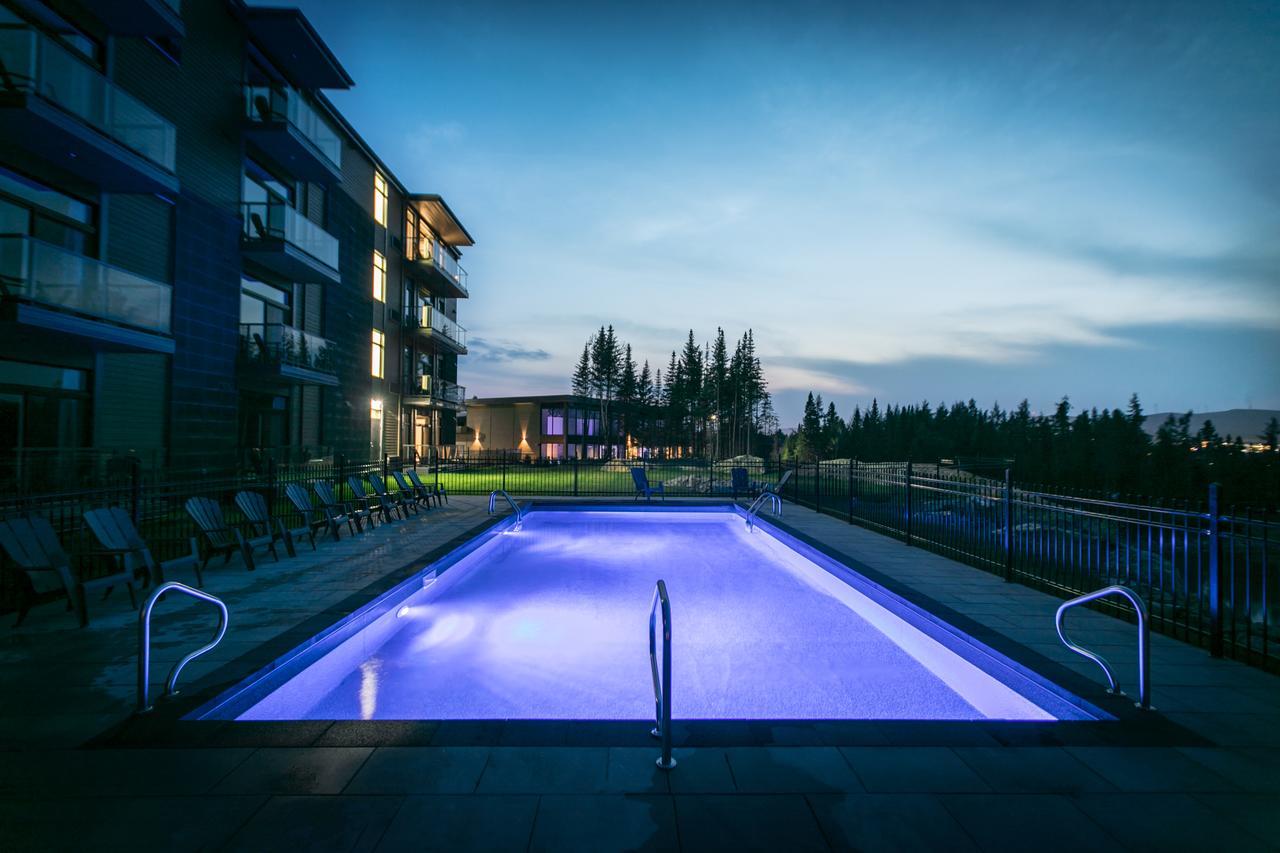 Hotel Du Domaine, Centre De Villegiature Et De Congres Тетфорд Майнс Екстериор снимка