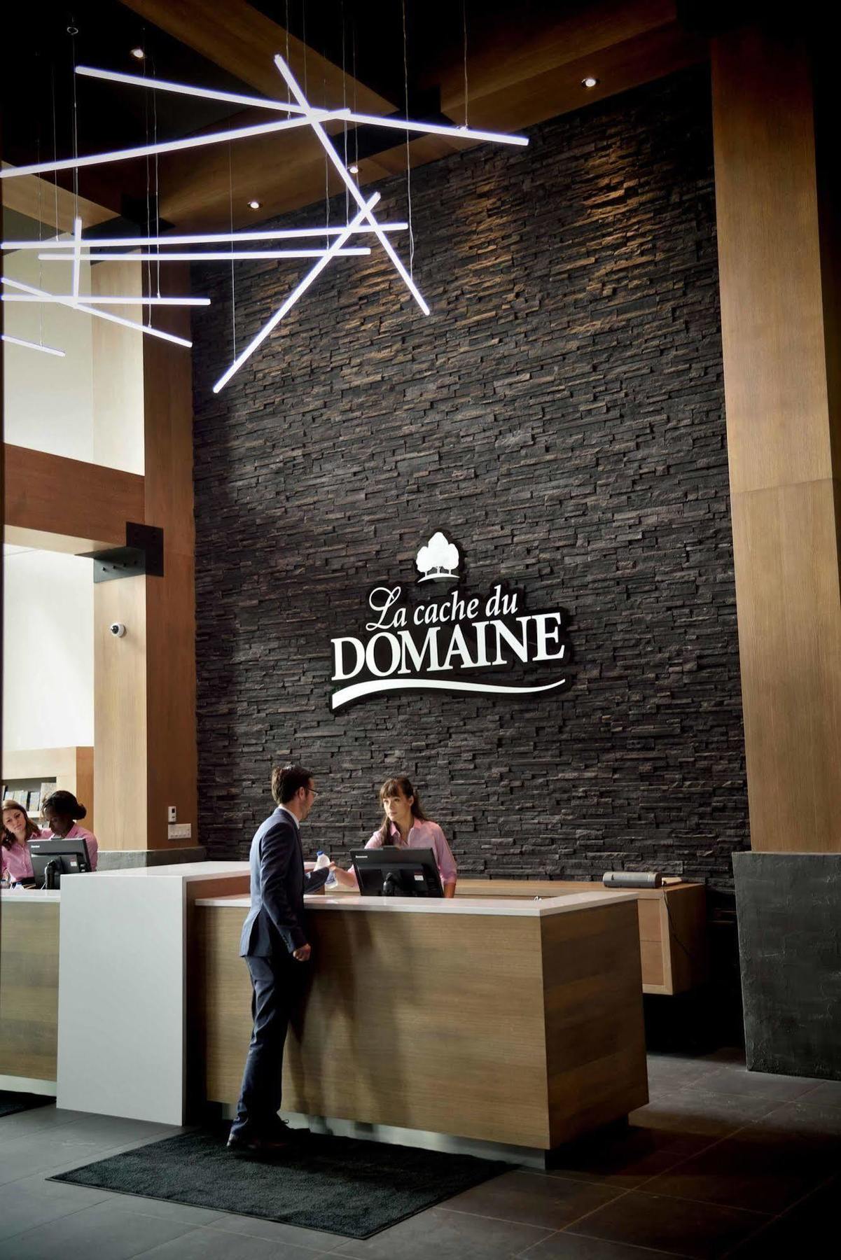 Hotel Du Domaine, Centre De Villegiature Et De Congres Тетфорд Майнс Екстериор снимка
