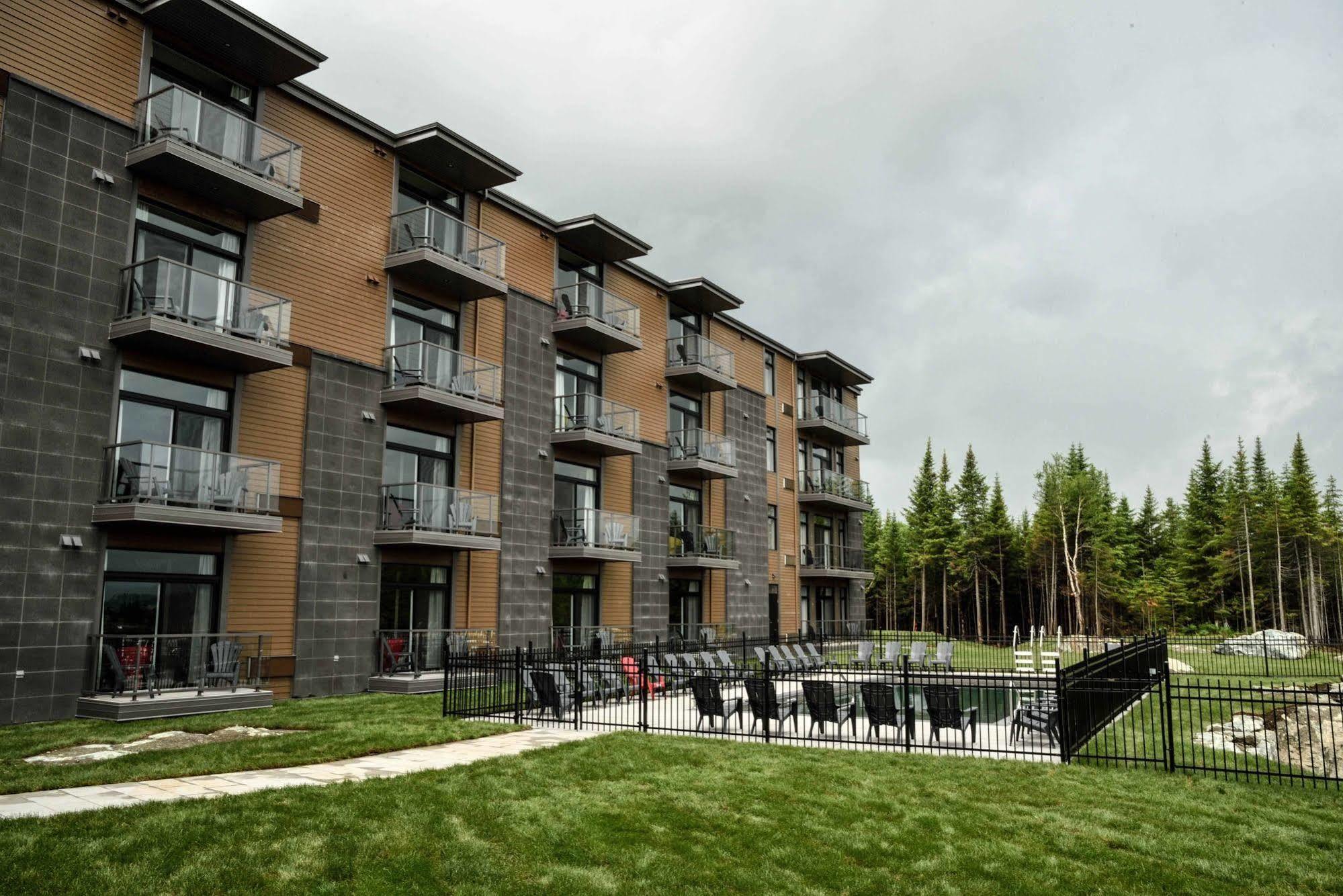 Hotel Du Domaine, Centre De Villegiature Et De Congres Тетфорд Майнс Екстериор снимка
